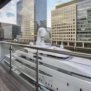 City Waterfront Apartment