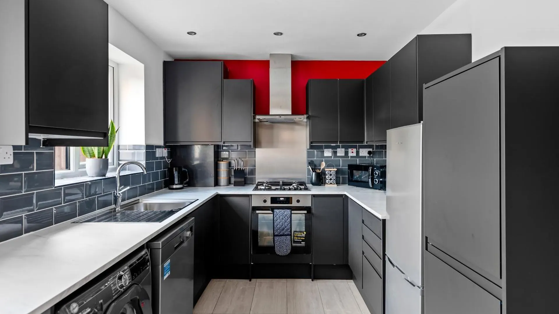 Stylish 2 Bed Bungalow In East Ham, Close To Excel London United Kingdom