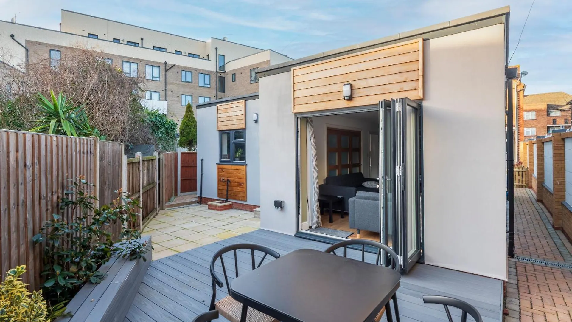 Apartment Stylish 2 Bed Bungalow In East Ham, Close To Excel London United Kingdom